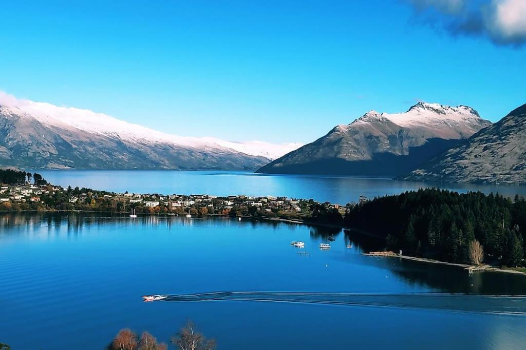 Lovely Apartment- Amazing Lake & Mountain Views Queenstown Bagian luar foto