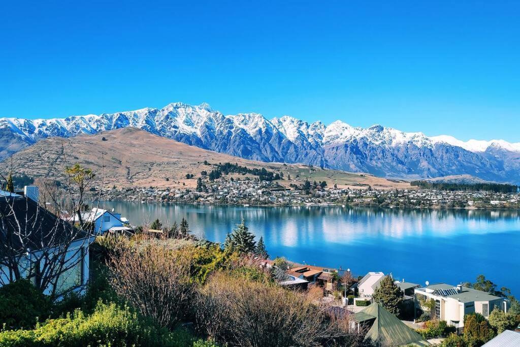 Lovely Apartment- Amazing Lake & Mountain Views Queenstown Bagian luar foto
