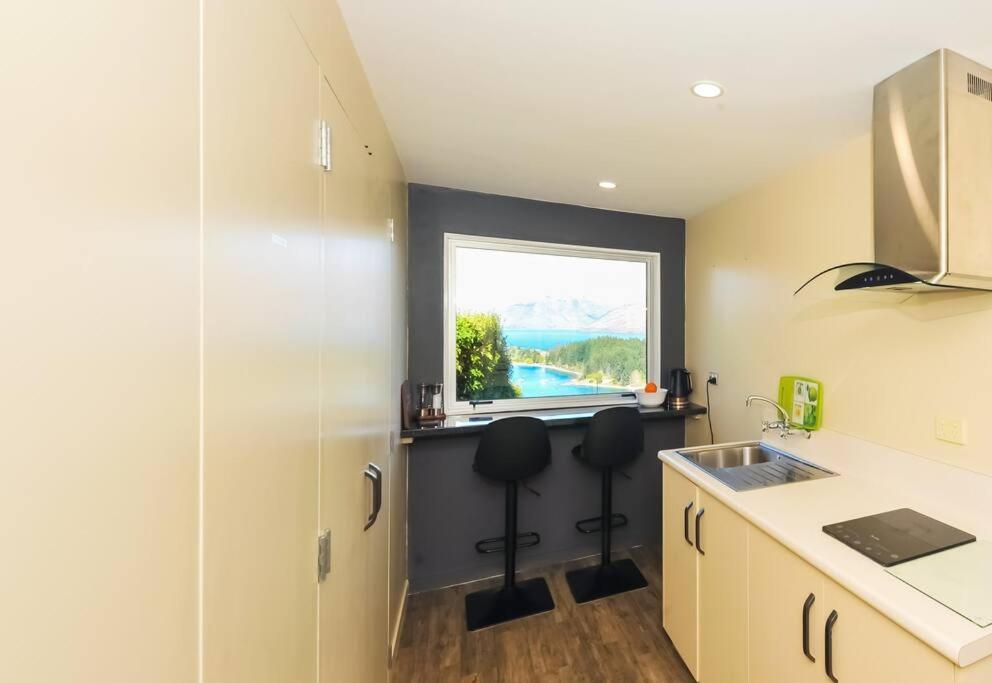 Lovely Apartment- Amazing Lake & Mountain Views Queenstown Bagian luar foto