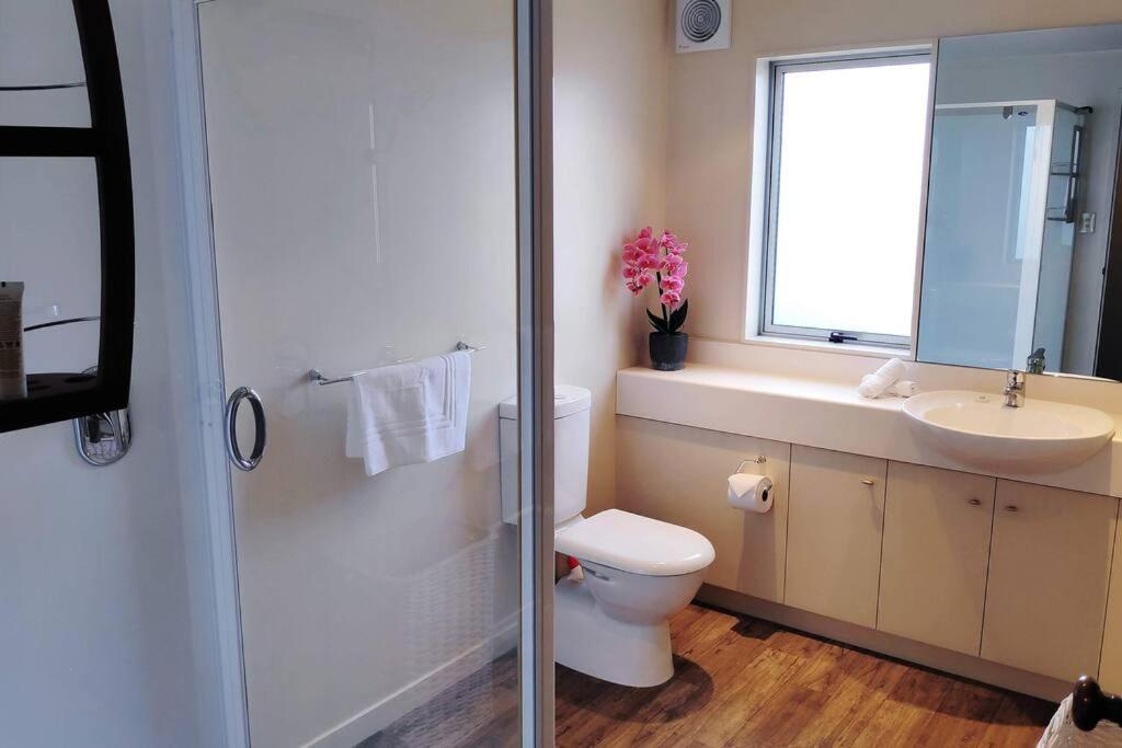 Lovely Apartment- Amazing Lake & Mountain Views Queenstown Bagian luar foto