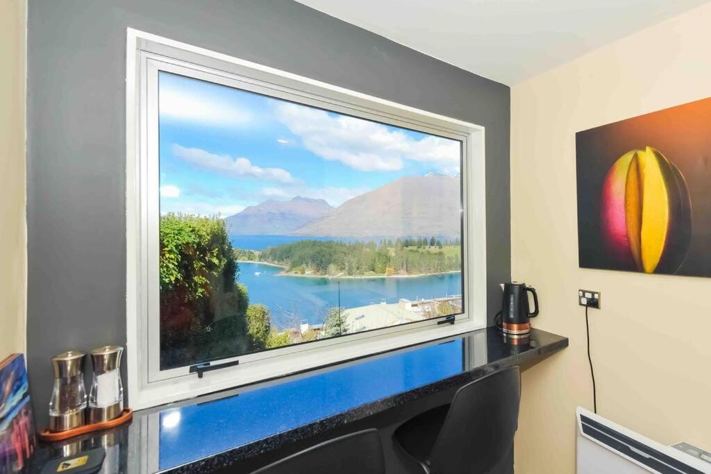 Lovely Apartment- Amazing Lake & Mountain Views Queenstown Bagian luar foto